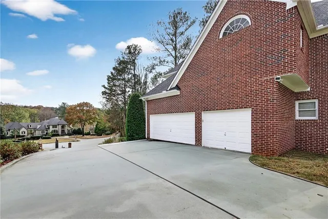$949,900 | 200 Pebble Beach Drive, Fayetteville, GA 30215