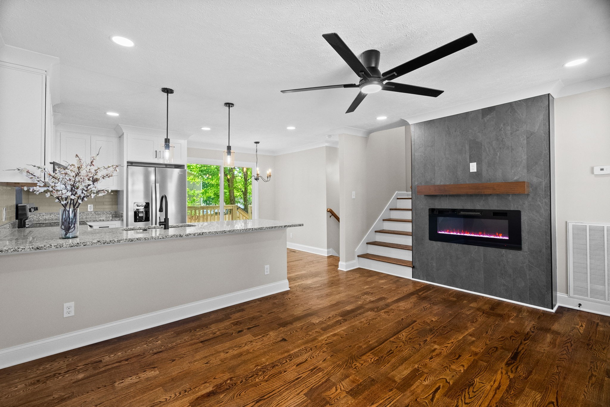203 East 22nd Avenue Springfield, TN 37172 - Photo 2 of 25