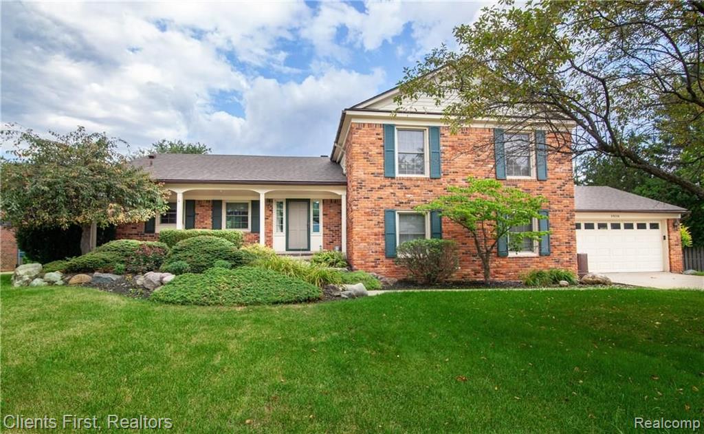 25236 Hopkins Road Farmington Hills, MI 48335 - Photo 1 of 53