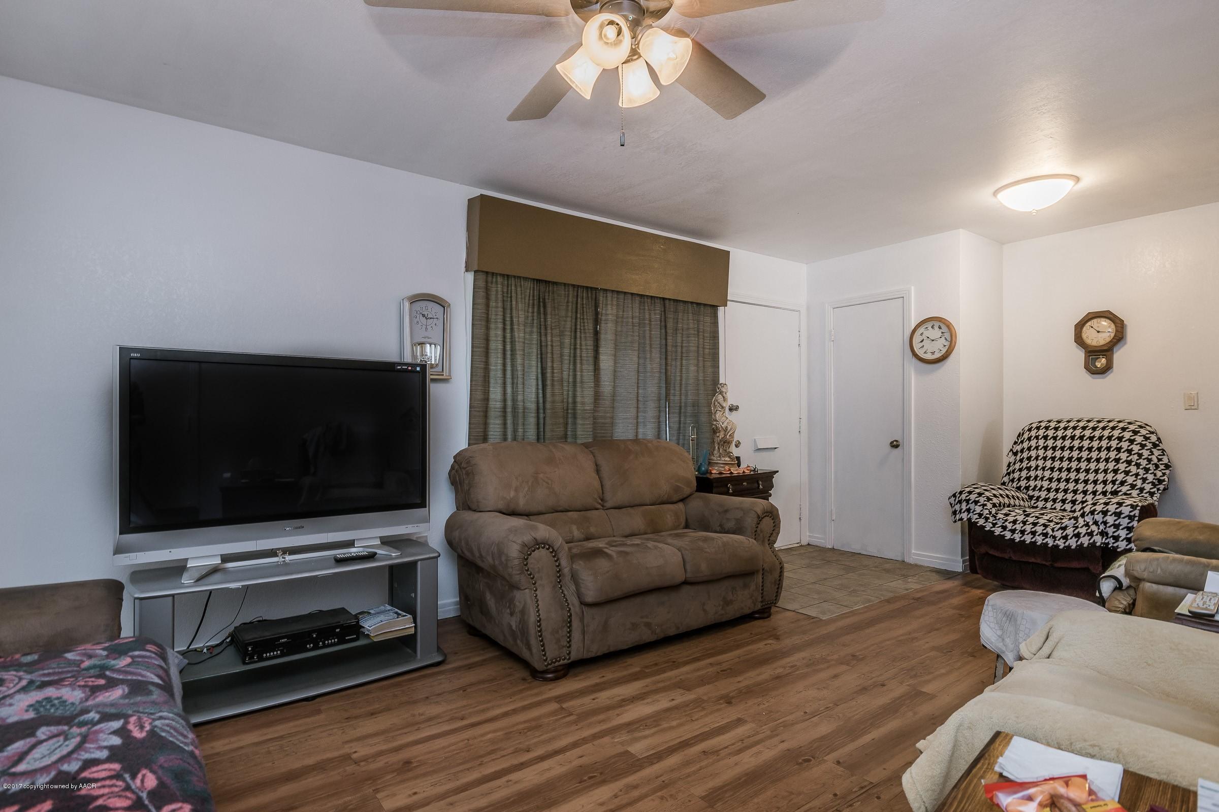 4307 Cline Road Amarillo, TX 79110 - Photo 3 of 16 003_Living Room_-2