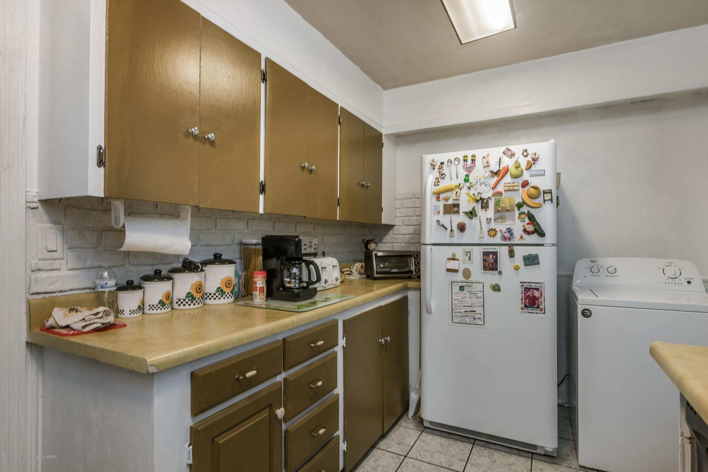 4307 Cline Road Amarillo, TX 79110 - Photo 6 of 16 006_Kitchen_-3