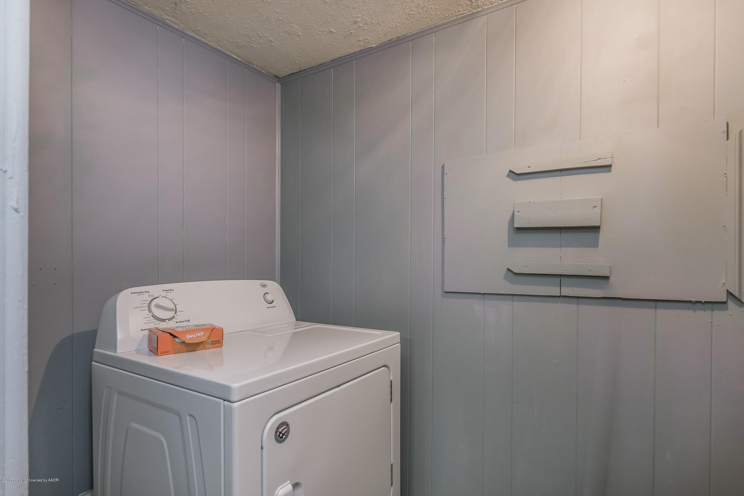 4307 Cline Road Amarillo, TX 79110 - Photo 8 of 16 008_Utility Room_
