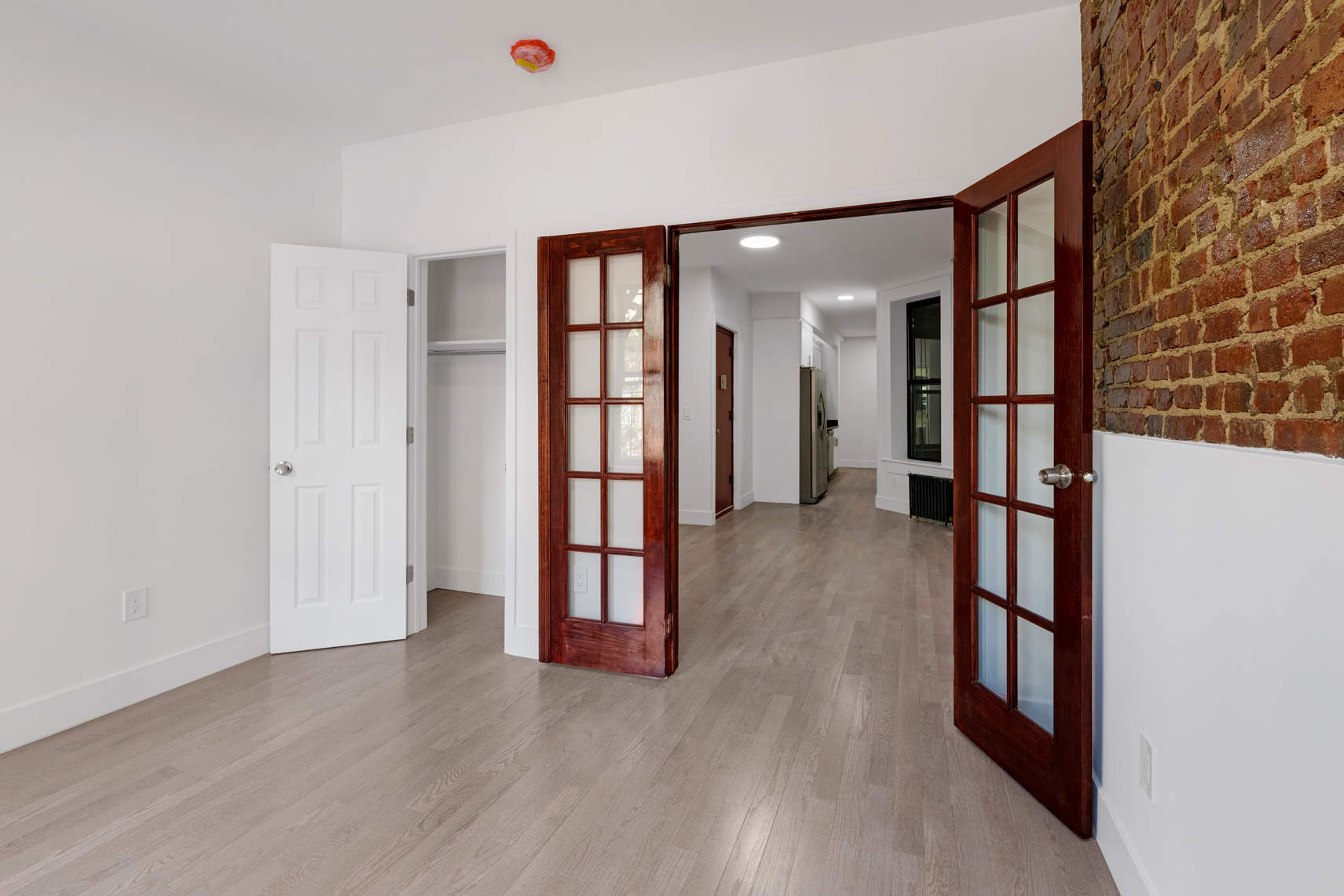 324 East 94th Street, Unit 2W Manhattan, NY 10128 - Photo 4 of 6