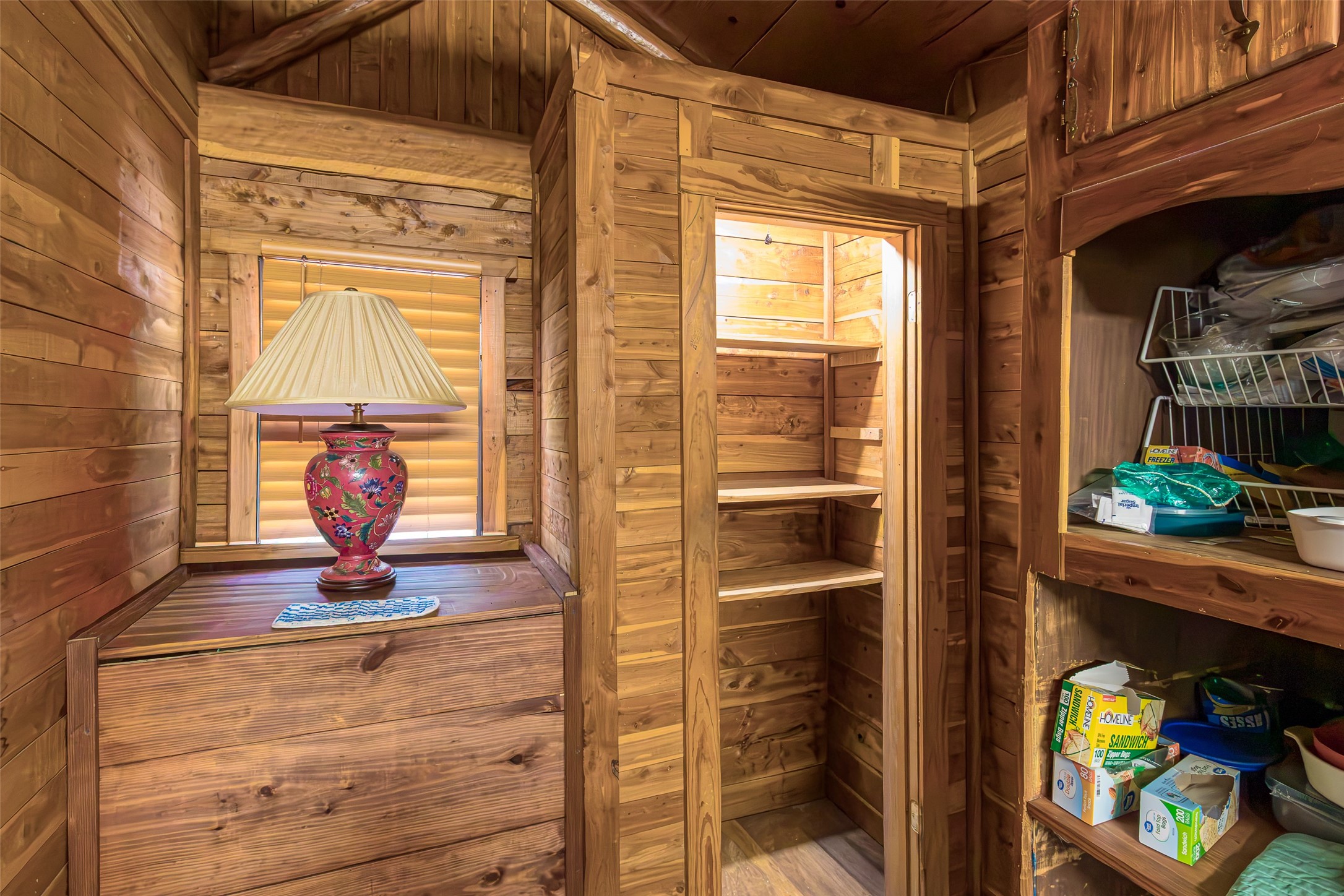 511 Commerce Street Palacios, TX 77465 - Photo 7 of 40 Main Cabin