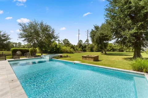 $689,000 | 4225 West Tank Farm Road, Lake Charles, LA 70605