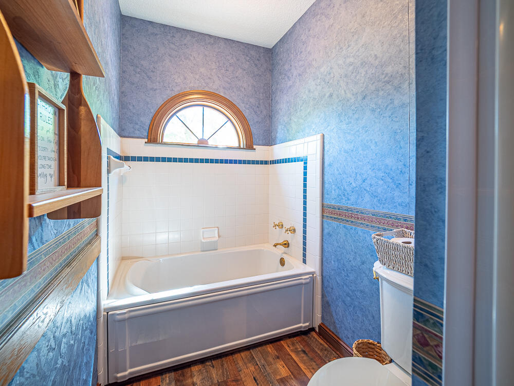 2860 Porcher Drive Sumter, SC 29150 - Photo 46 of 61 Upstairsbathroom2