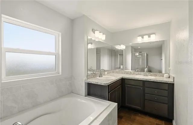 a view of empty room with window