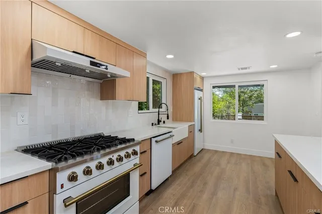 $1,199,000 | 426 East Holyoke Place, Claremont, CA 91711