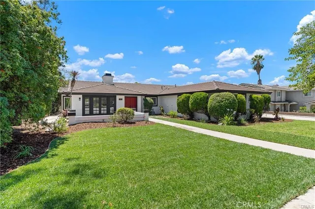 $1,199,000 | 426 East Holyoke Place, Claremont, CA 91711