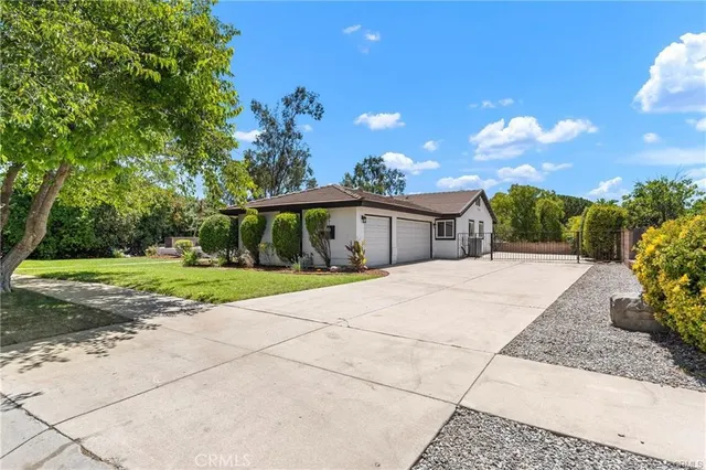 $1,199,000 | 426 East Holyoke Place, Claremont, CA 91711