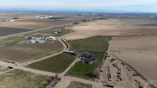 $774,999 | 20286 Travis Road, Wilder, ID 83676