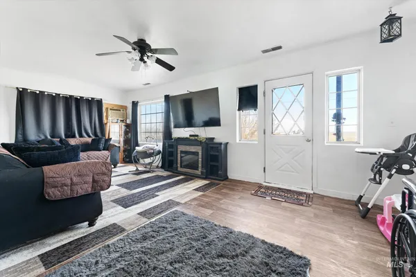 $774,999 | 20286 Travis Road, Wilder, ID 83676