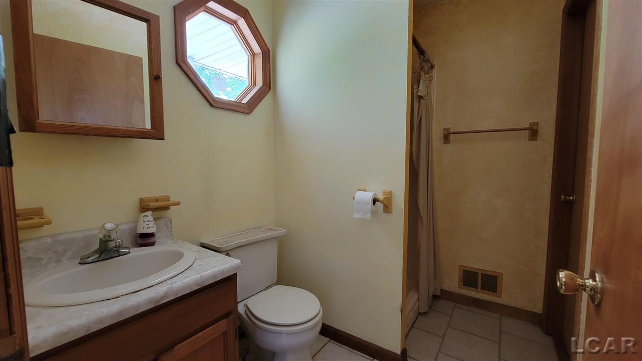 8832 Clinton Macon Road Clinton, MI 49236 - Photo 3 of 9 50081080-2.JPG