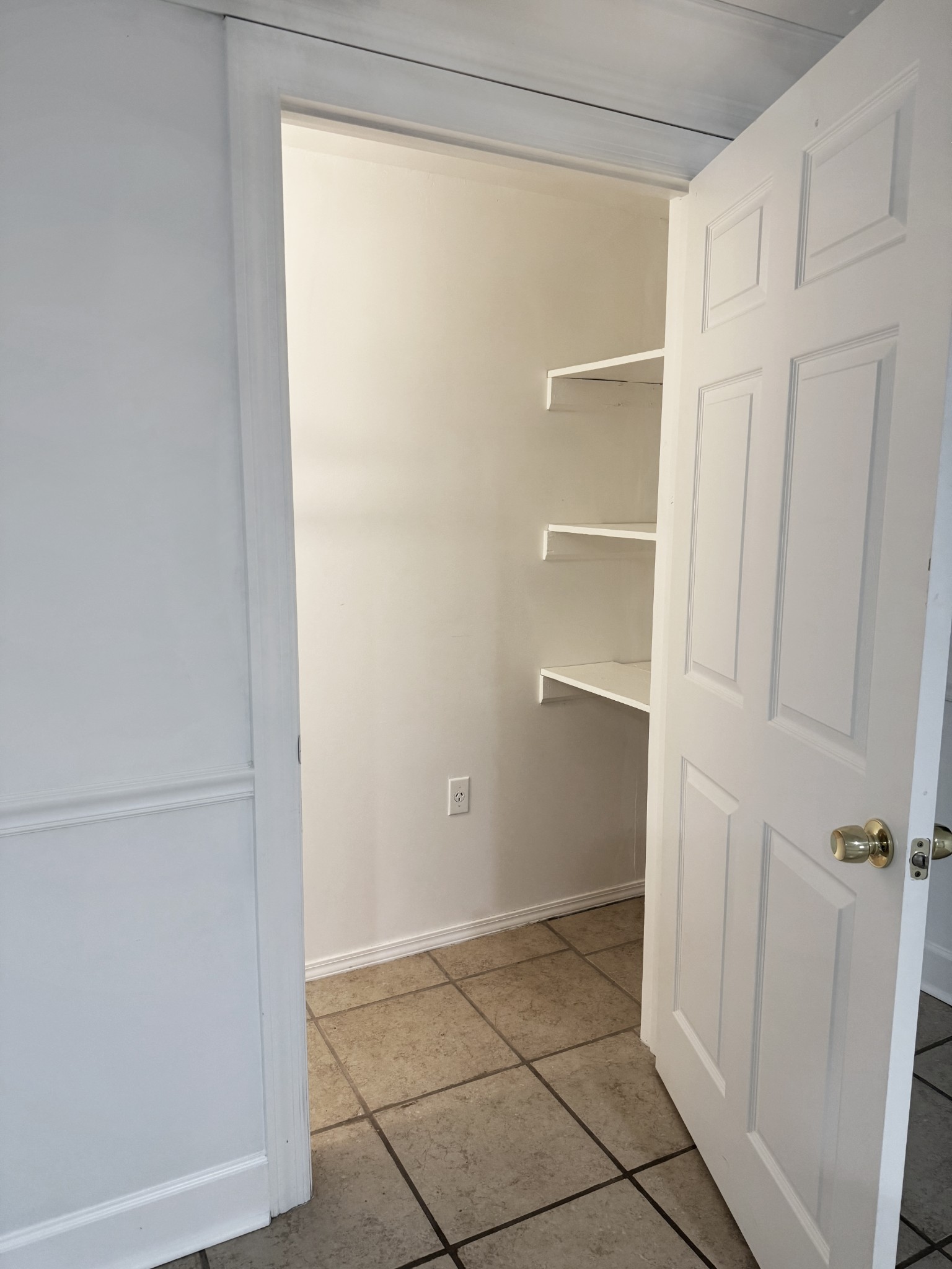 1206 North Church Street, Unit B Murfreesboro, TN 37130 - Photo 5 of 13 a view of an empty room