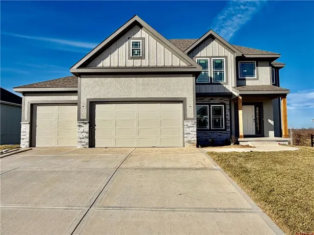 $531,900 | 1984 Longview Drive, Liberty, MO 64068
