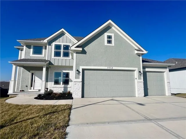 $531,900 | 1984 Longview Drive, Liberty, MO 64068