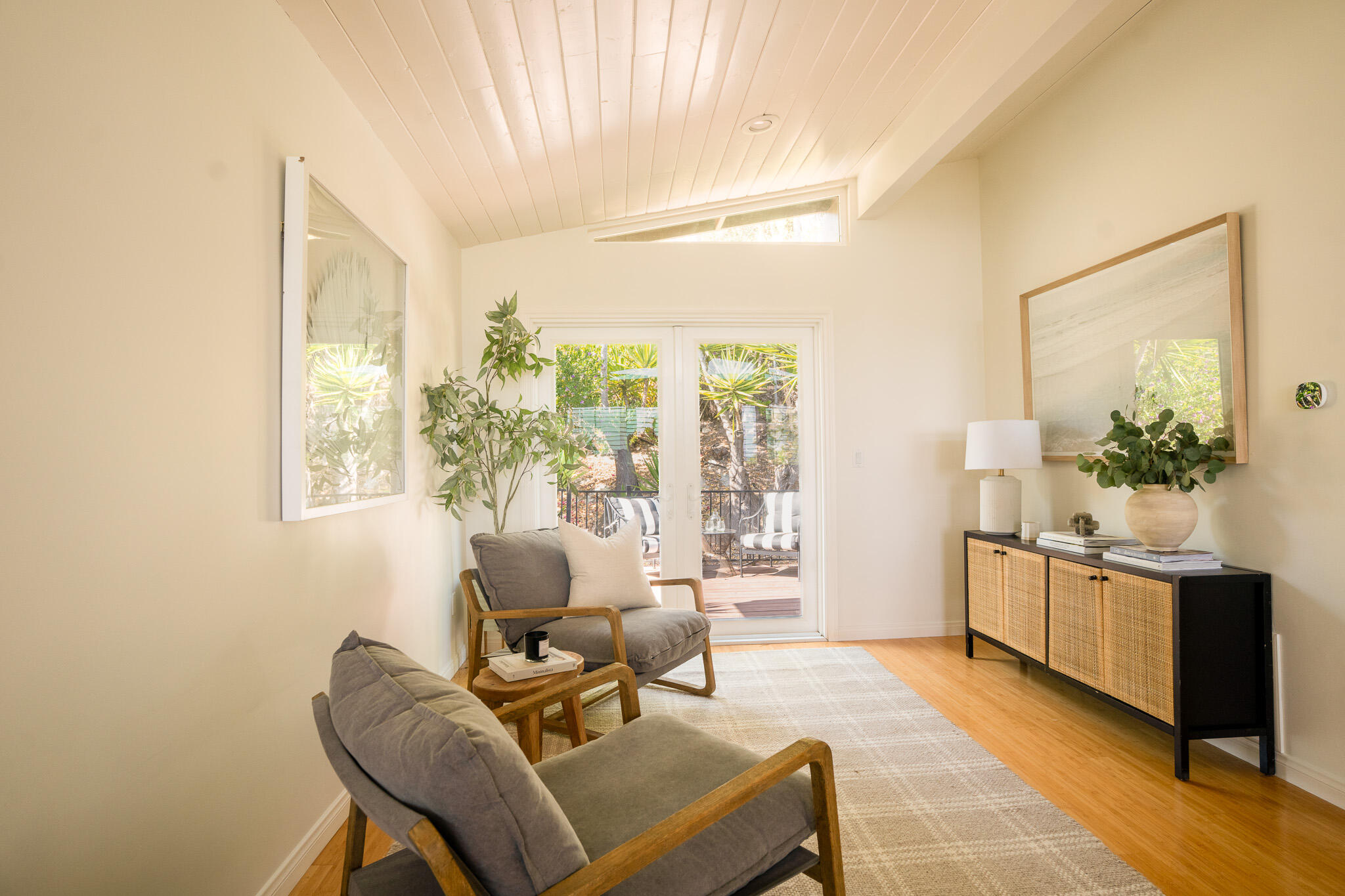 2128 Red Rose Way Santa Barbara, CA 93109 - Photo 7 of 22 Living Room