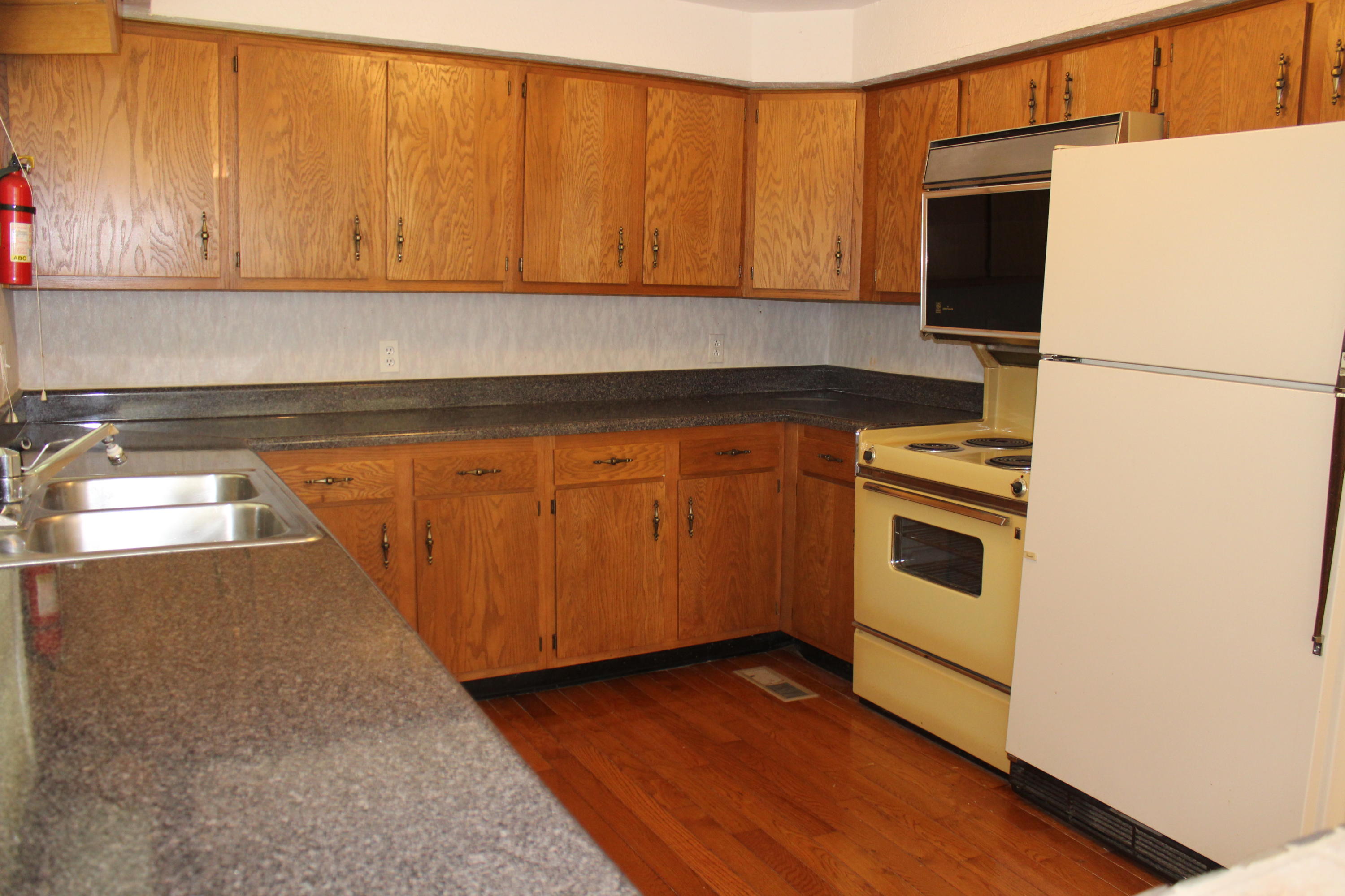 525 Peach Orchard Road Clinton, TN 37716 - Photo 3 of 23 IMG_0851