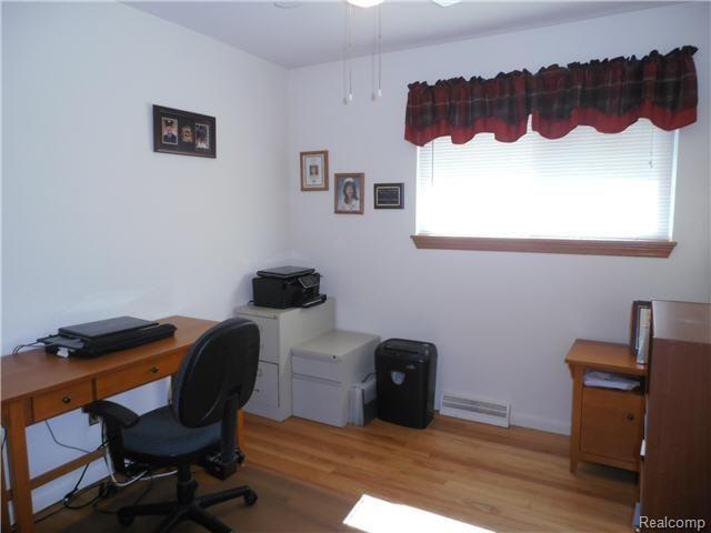 8230 Concord Road Grosse Ile, MI 48138 - Photo 15 of 19 br1.jpg
