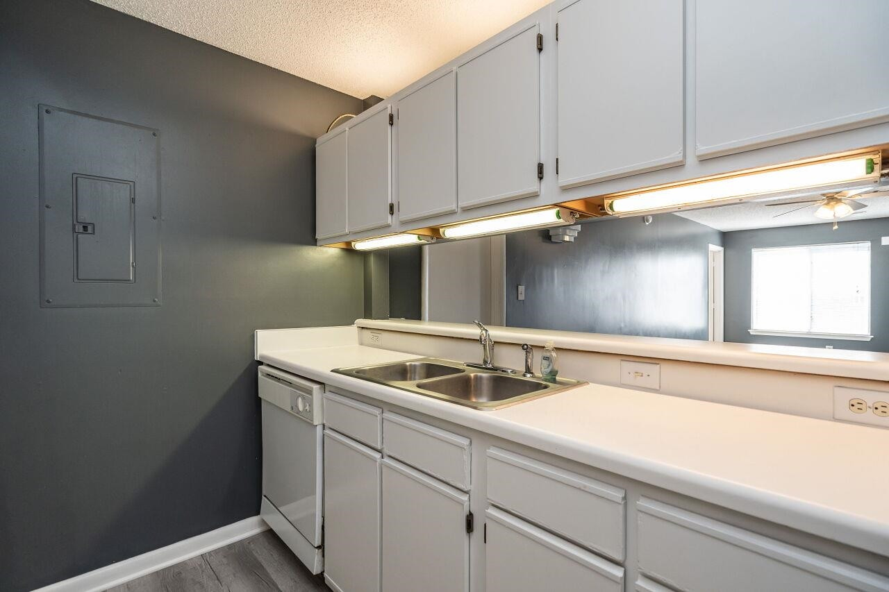 1230 University Court, Unit 204 Raleigh, NC 27606 - Photo 12 of 25 Photo 12