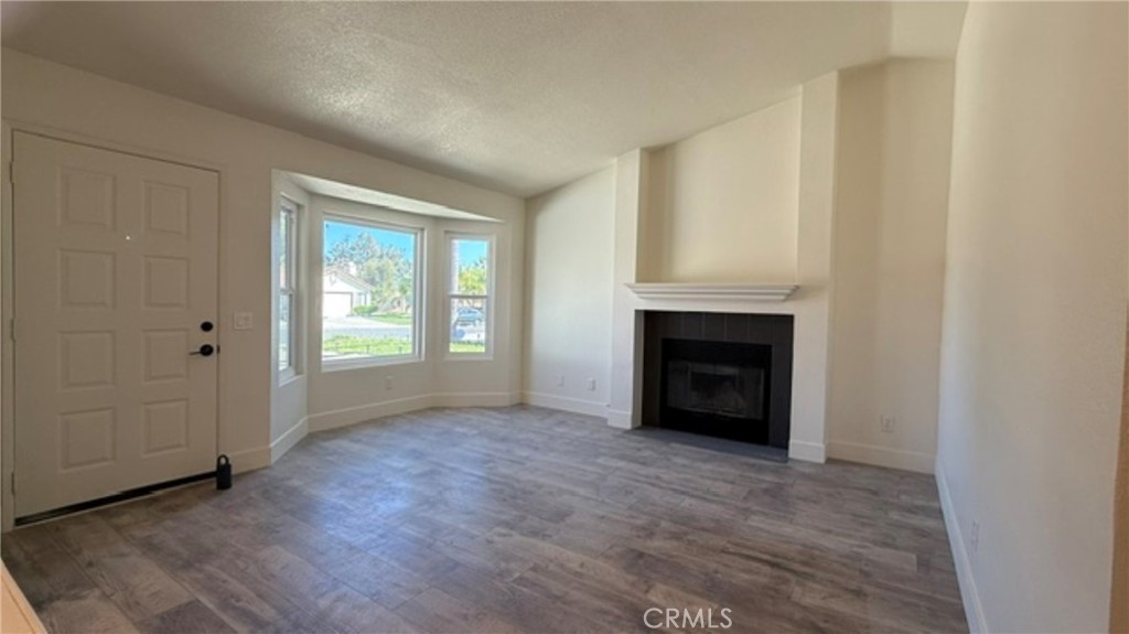 39233 Rising Hill Drive Temecula, CA 92591 - Photo 5 of 34