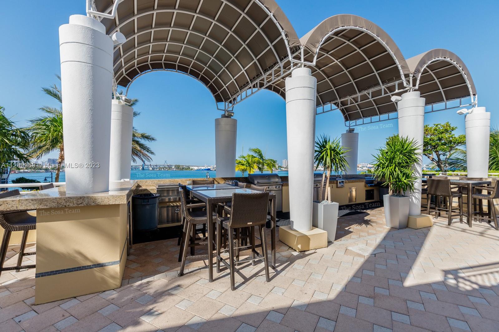 848 Brickell Key Drive, Unit 1602 Miami, FL 33131 - Photo 25 of 33 a view of hall with sitting area