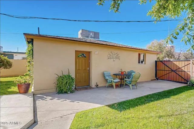 $1,700 | 2412 North 36th Place, Unit GH, Phoenix, AZ 85008