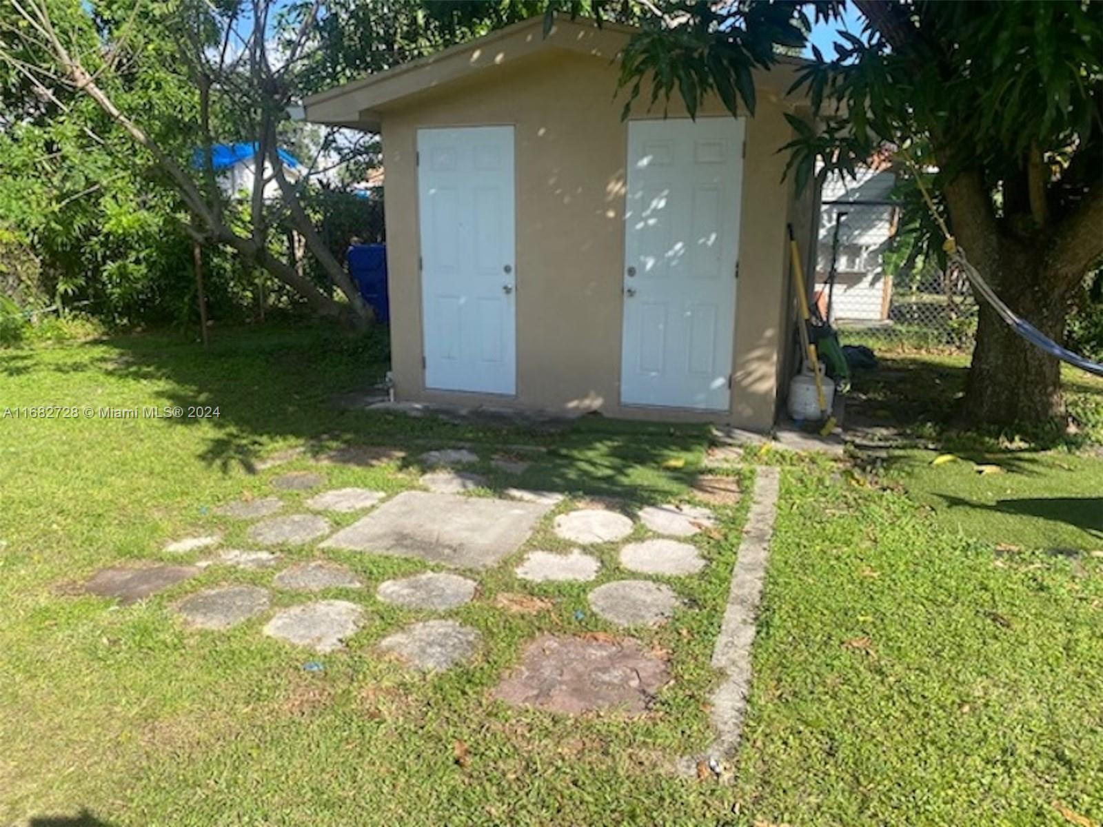 2551 Southwest 18th Street Miami, FL 33145 - Photo 9 of 15 Gallery Image 9