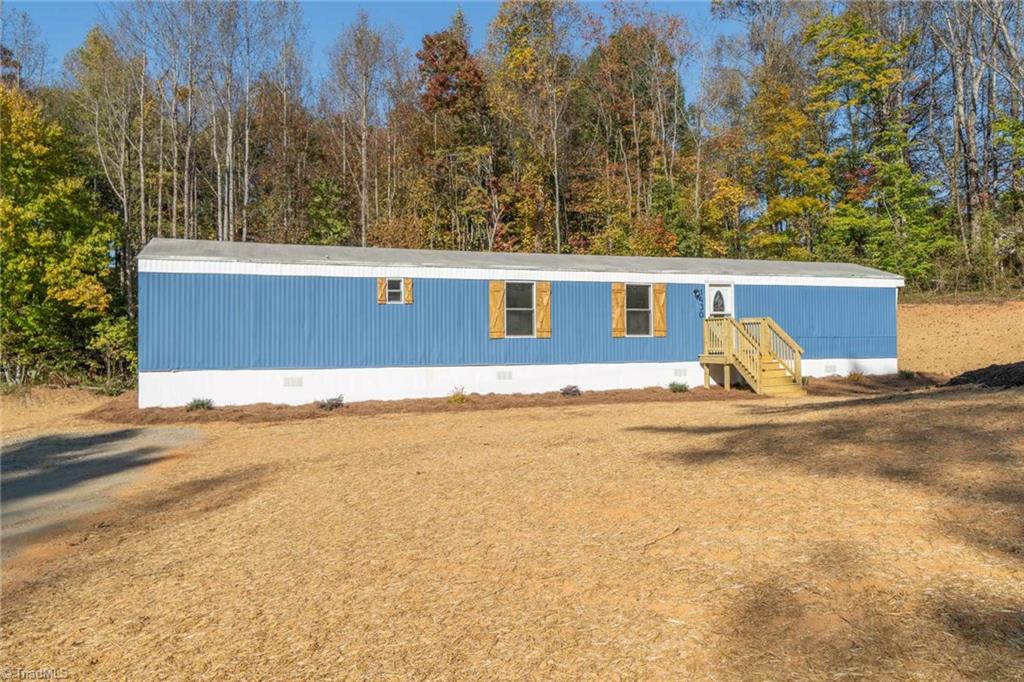 1430 Surry Line Road Pinnacle, NC 27043 - Photo 4 of 25