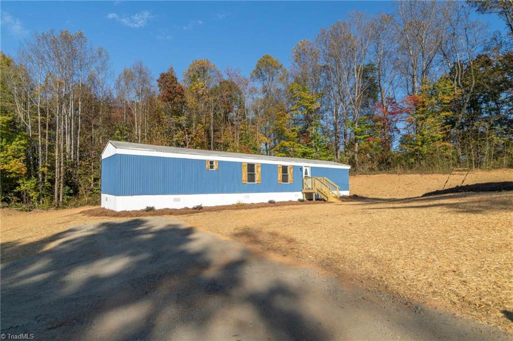 1430 Surry Line Road Pinnacle, NC 27043 - Photo 5 of 25