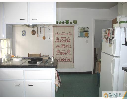 7 Cobb Road New Brunswick, NJ 08901 - Photo 2 of 8 Gallery Image 2