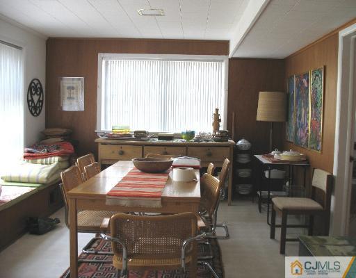 7 Cobb Road New Brunswick, NJ 08901 - Photo 4 of 8 Gallery Image 4