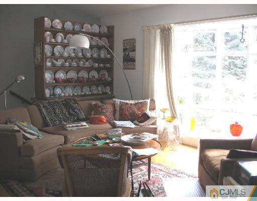 7 Cobb Road New Brunswick, NJ 08901 - Photo 6 of 8 Gallery Image 6