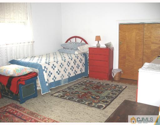 7 Cobb Road New Brunswick, NJ 08901 - Photo 7 of 8 Gallery Image 7