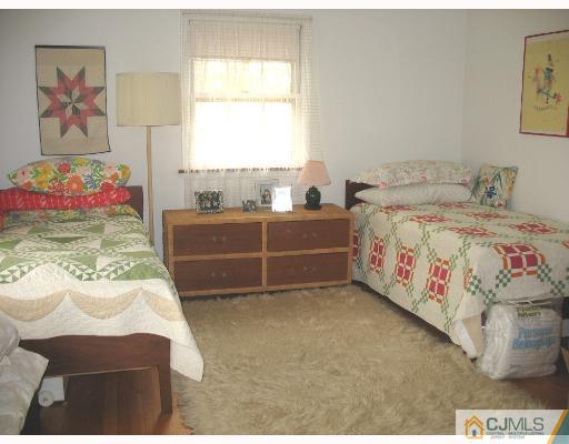 7 Cobb Road New Brunswick, NJ 08901 - Photo 8 of 8 Gallery Image 8