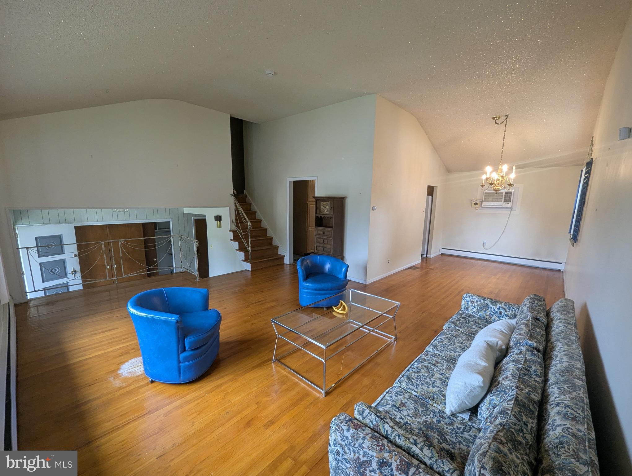 588 Kismet Road Philadelphia, PA 19115 - Photo 12 of 20 Expansive Living Rm