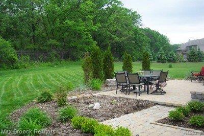 5525 Armadale Court Rochester, MI 48306 - Photo 3 of 16 Armadale Rear Yard