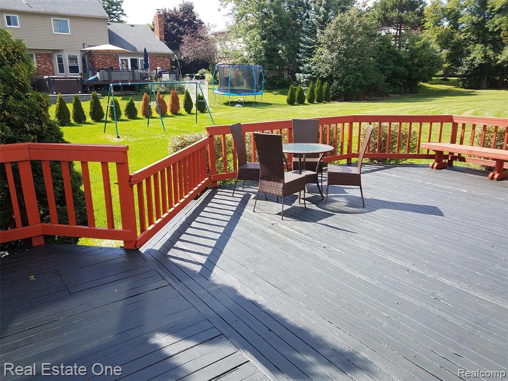 327 Silvervale Drive Rochester, MI 48309 - Photo 41 of 43
