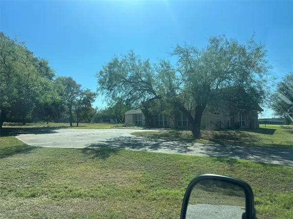 $1,100 | 13104 Range Court, Whitney, TX 76692