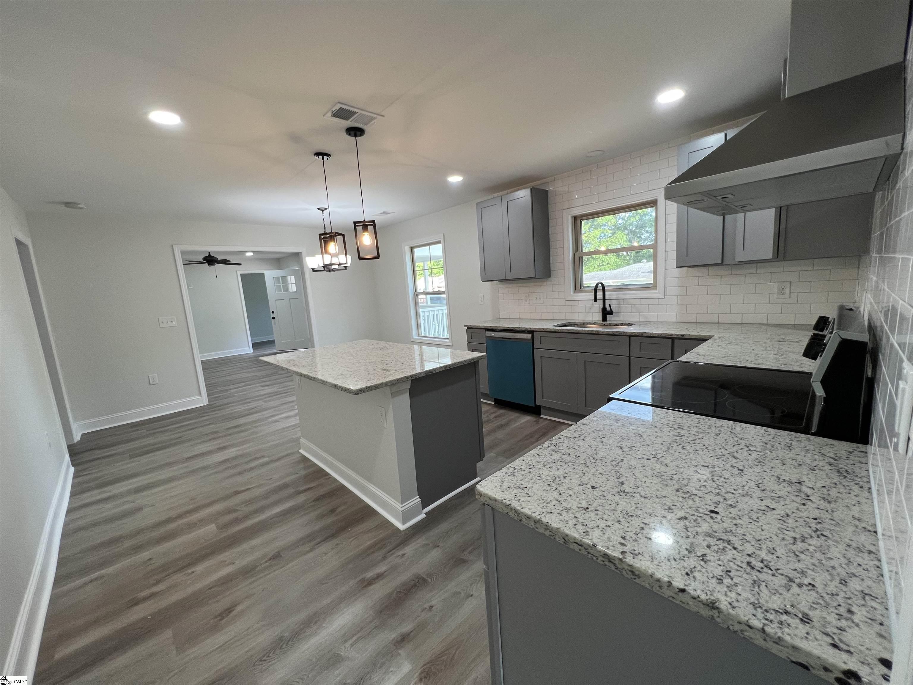 302 State Rd S-42-2620 Greer, SC 29651 - Photo 4 of 15 Gallery Image 4