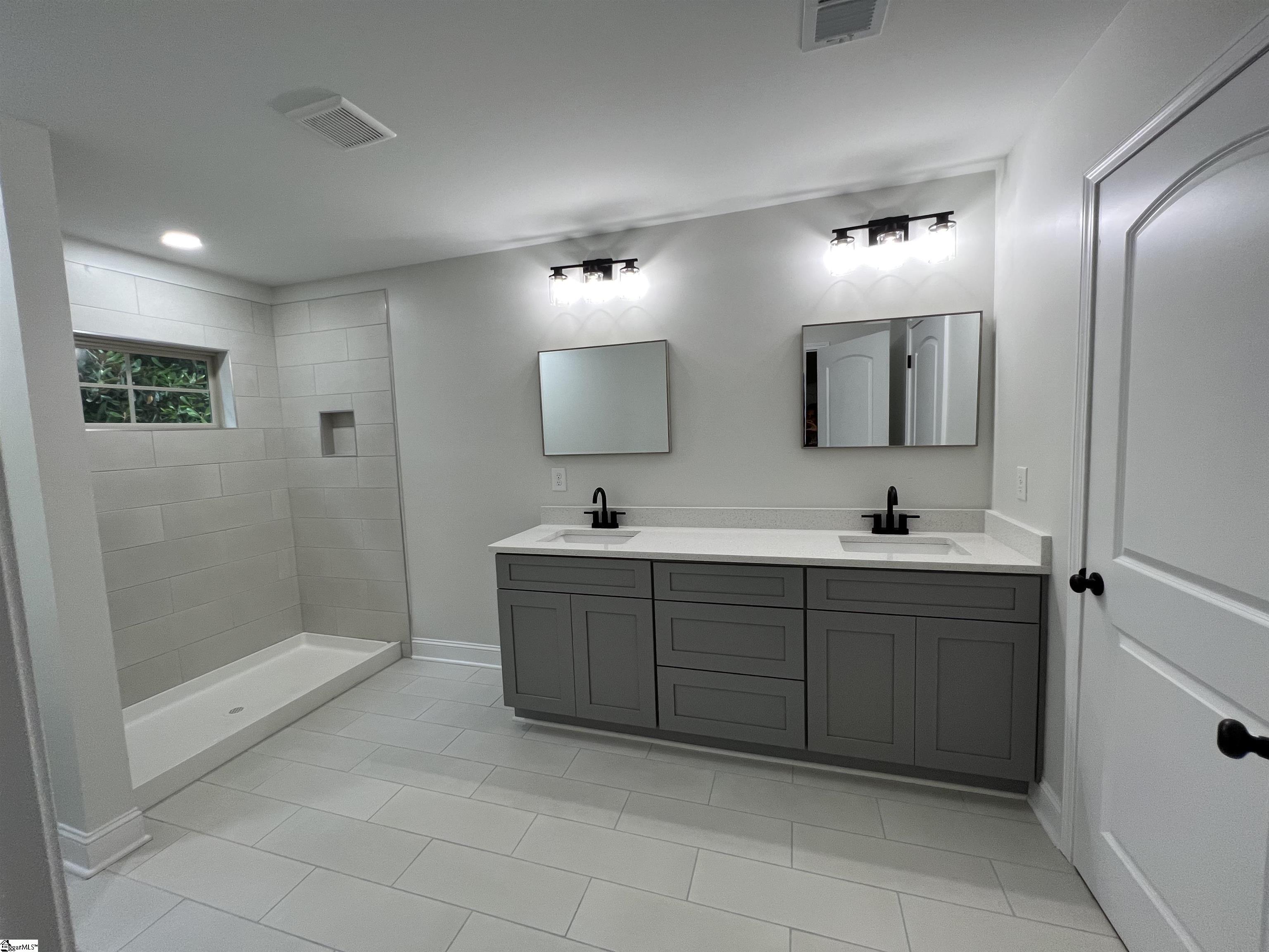 302 State Rd S-42-2620 Greer, SC 29651 - Photo 7 of 15 Gallery Image 7