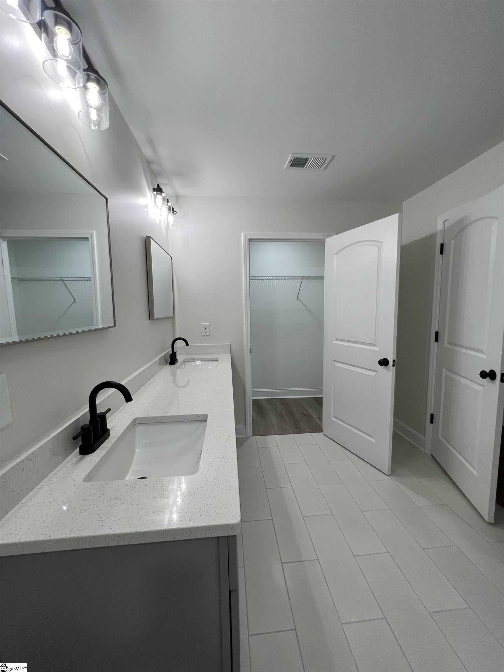 302 State Rd S-42-2620 Greer, SC 29651 - Photo 8 of 15 Gallery Image 8