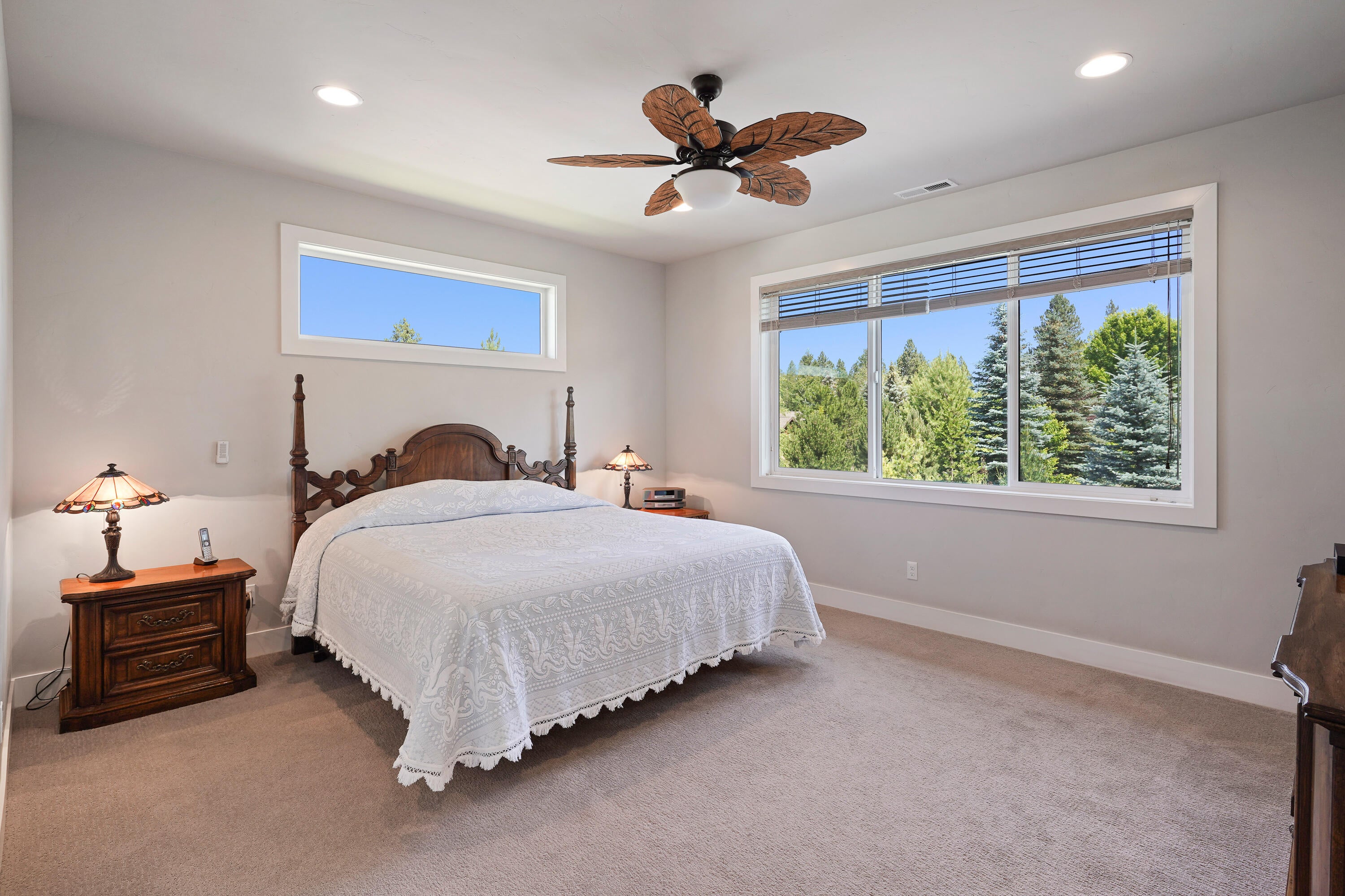 60890 Southwest Headwaters Loop Bend, OR 97702 - Photo 16 of 62 Primary bedroom