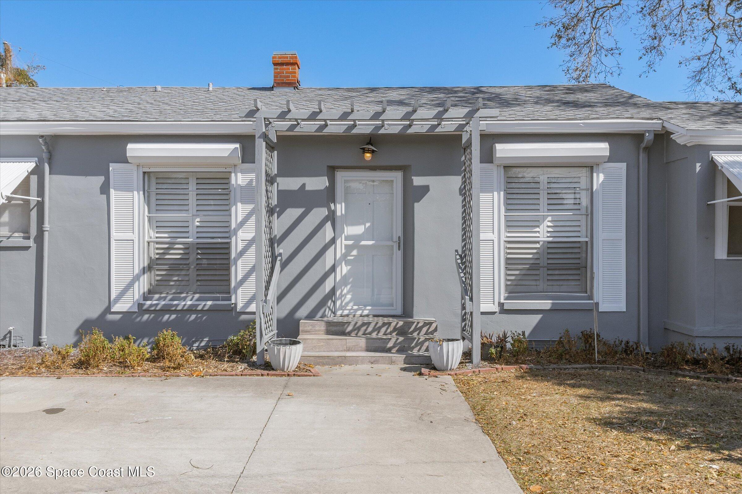 1811 Hickory Street Melbourne, FL 32901 - Photo 4 of 38 06-1811-Hickory-104