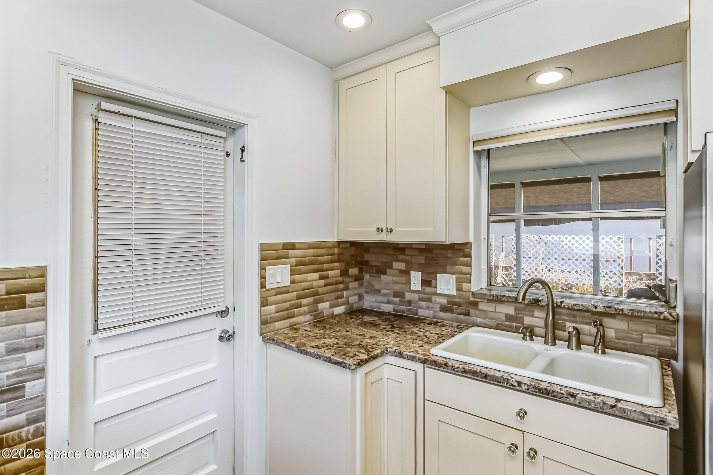 1811 Hickory Street Melbourne, FL 32901 - Photo 6 of 38 12-1811-Hickory-201