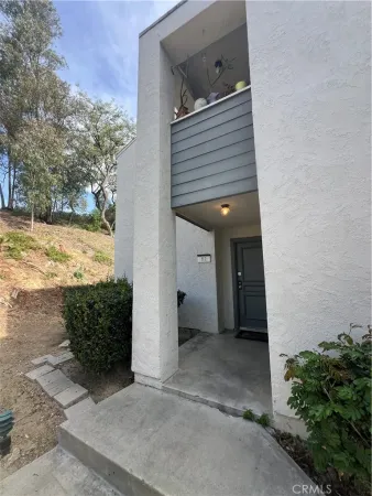 $984,900 | 430 South Ranch View Circle, Anaheim Hills, CA 92807