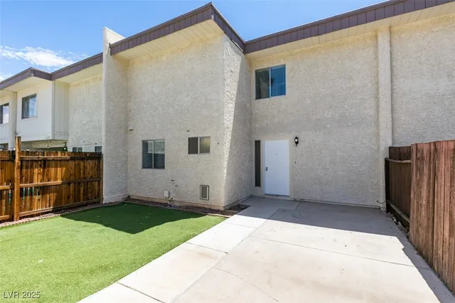 $289,900 | 764 Lawrence Drive, Henderson, NV 89015