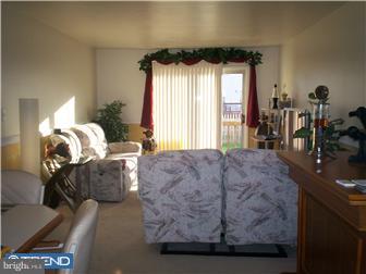 1007 Woodchip Road Lumberton, NJ 08048 - Photo 3 of 10 Living Room