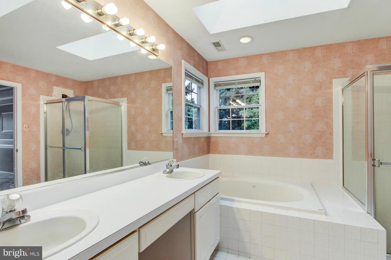 4410 Travancore Road Randallstown, MD 21133 - Photo 15 of 30 Bath (Master)