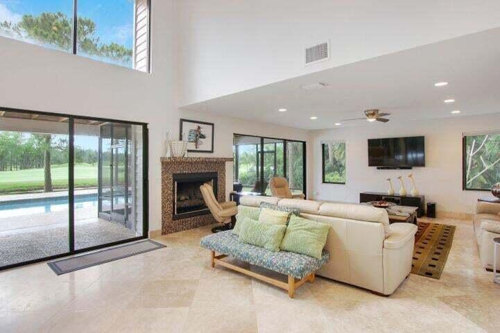 1328 Southeast Colony Way Jupiter, FL 33478 - Photo 11 of 37 image